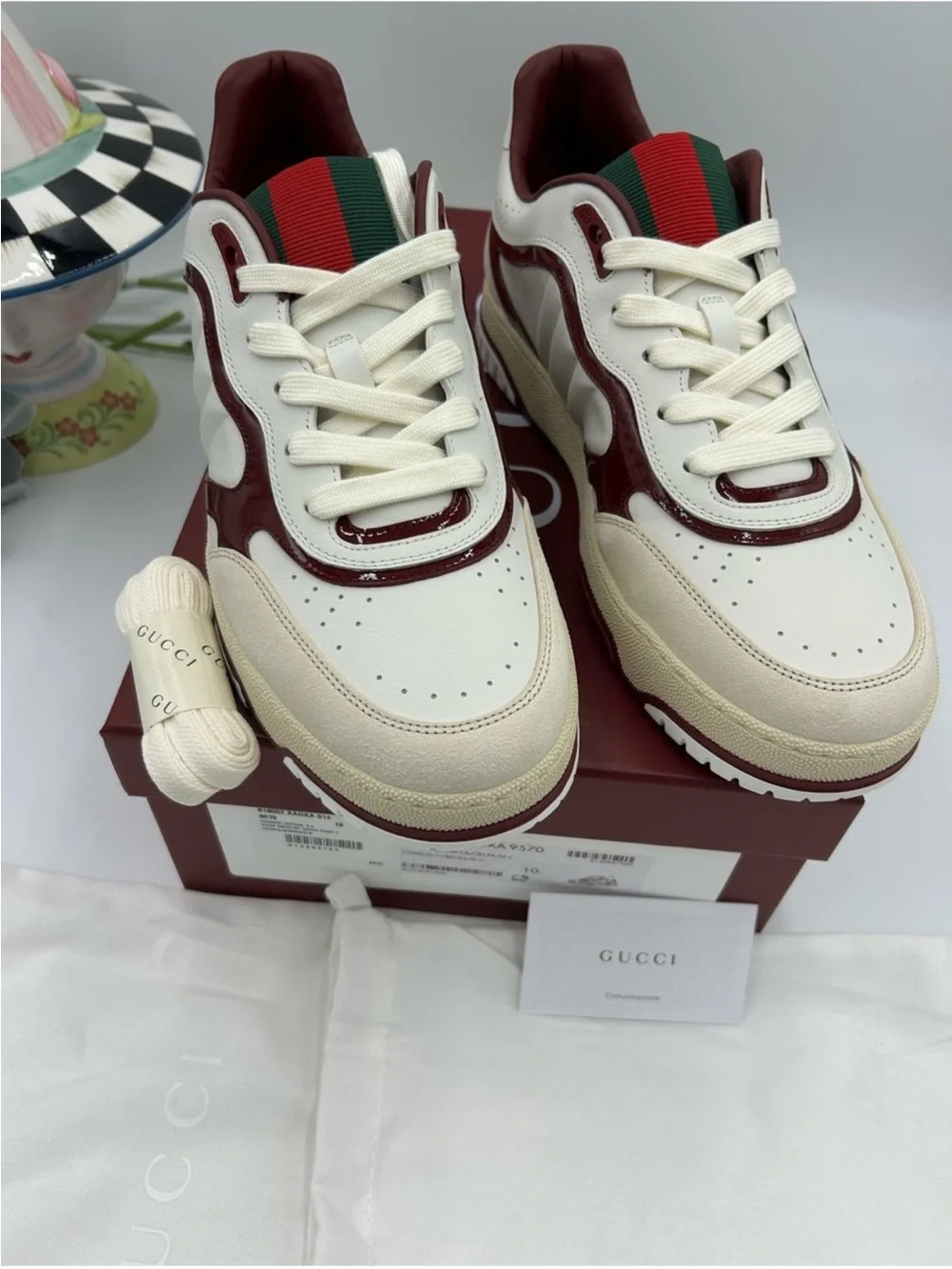 Men’s Gucci re-Webb leather sneakers with red accents size 10 fits 10.5 US